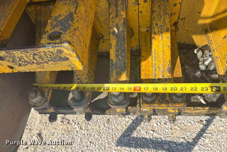 image for item DS3748 2002 Gomaco Commander III paver