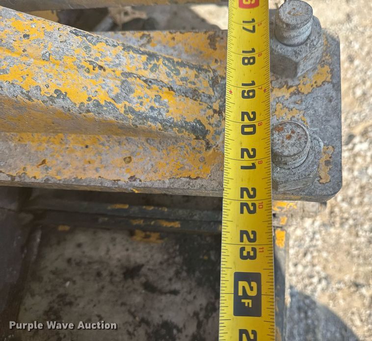 image for item DS3748 2002 Gomaco Commander III paver