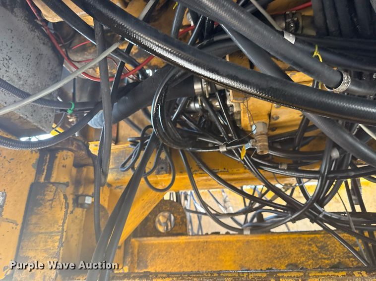 image for item DS3748 2002 Gomaco Commander III paver