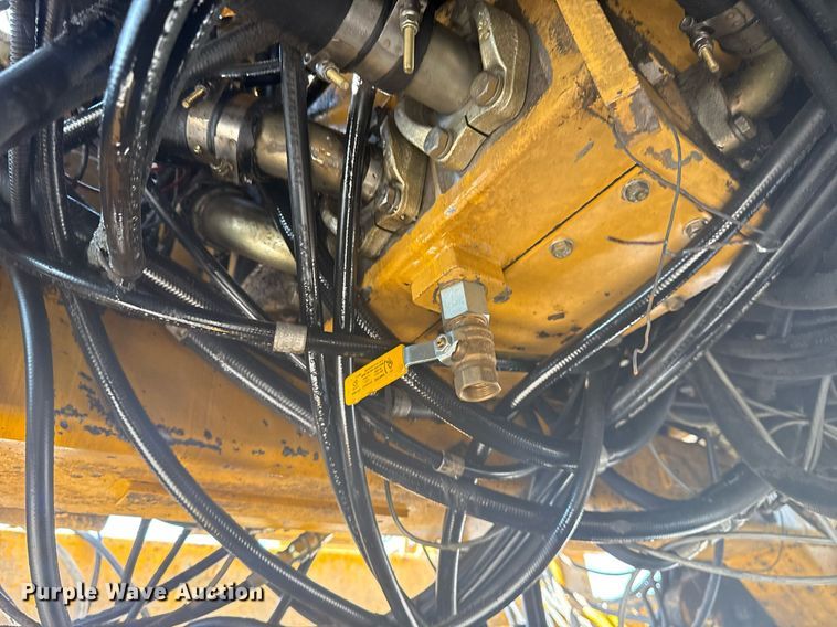 image for item DS3748 2002 Gomaco Commander III paver