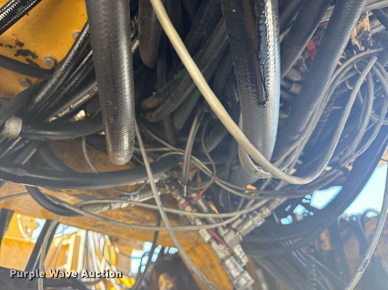 image for item DS3748 2002 Gomaco Commander III paver