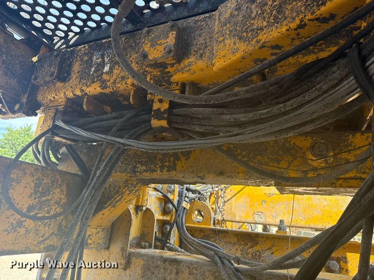 image for item DS3748 2002 Gomaco Commander III paver