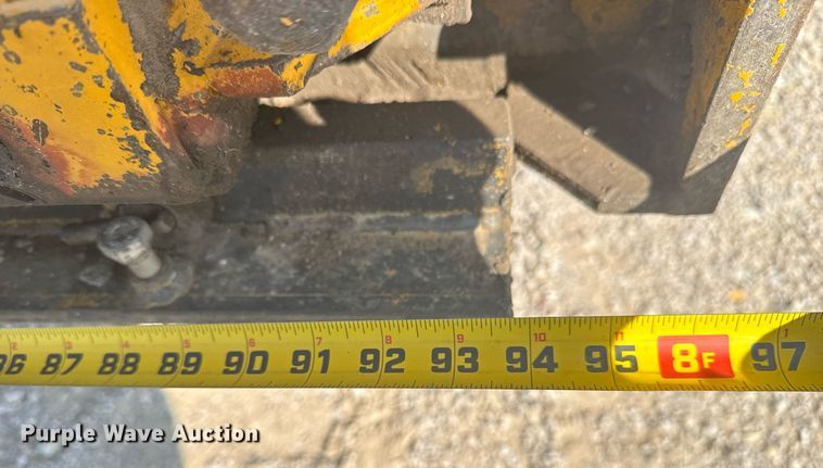 image for item DS3748 2002 Gomaco Commander III paver