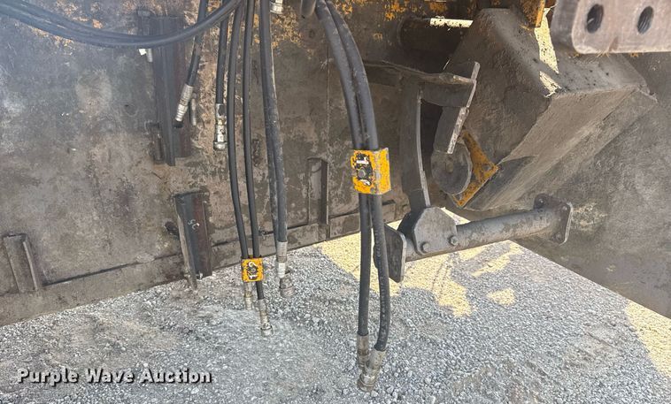 image for item DS3748 2002 Gomaco Commander III paver