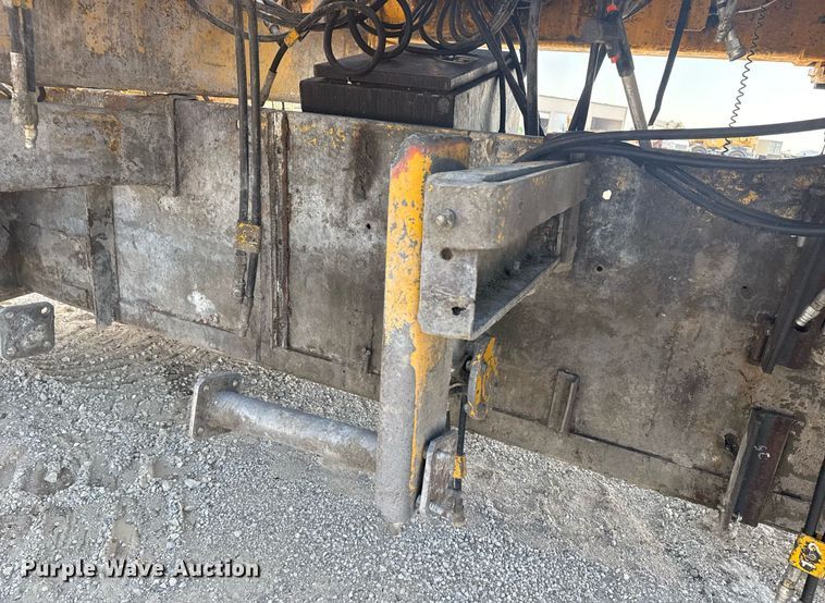 image for item DS3748 2002 Gomaco Commander III paver