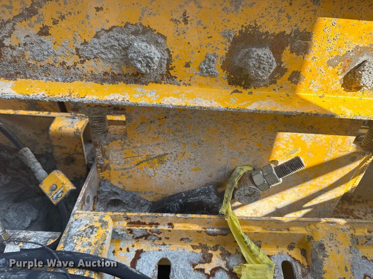 image for item DS3748 2002 Gomaco Commander III paver