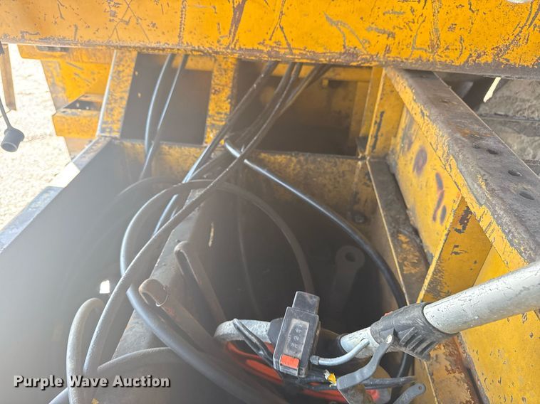 image for item DS3748 2002 Gomaco Commander III paver