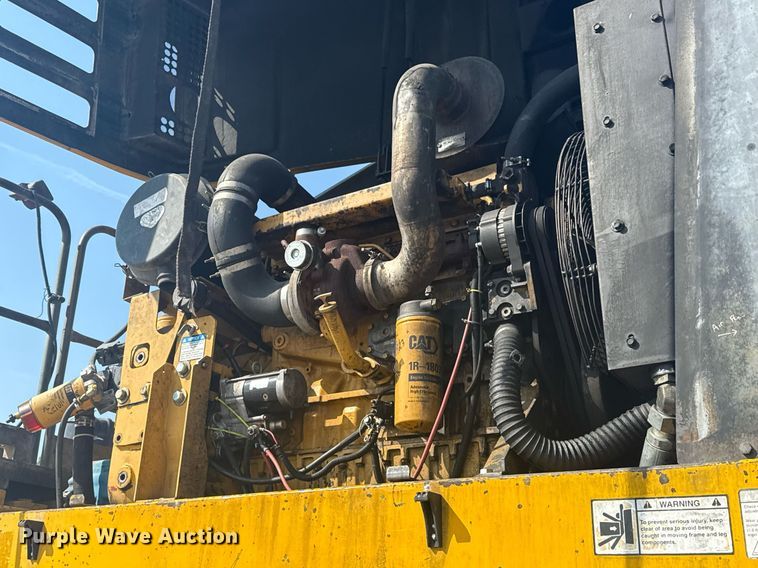 image for item DS3748 2002 Gomaco Commander III paver