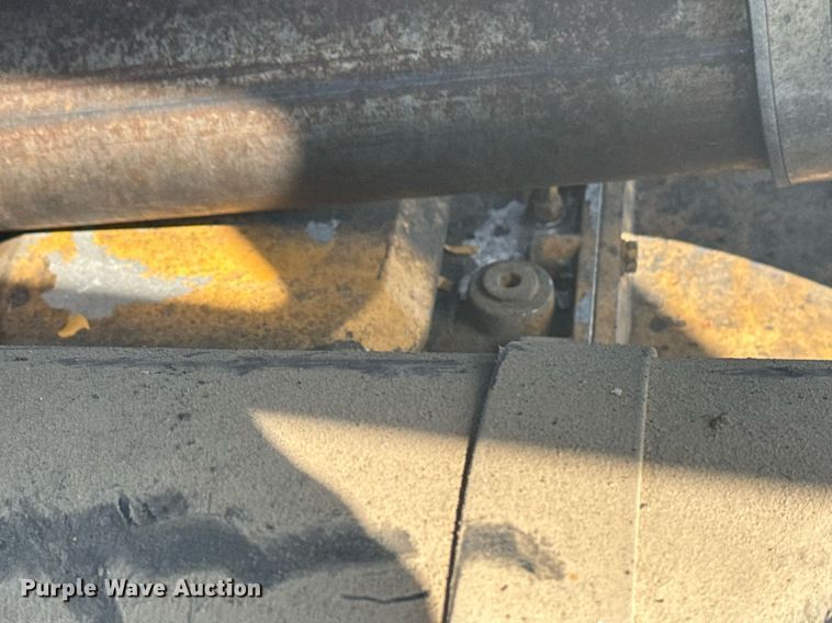 image for item DS3748 2002 Gomaco Commander III paver