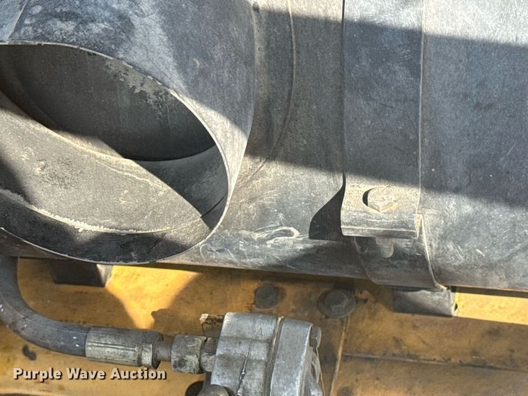 image for item DS3748 2002 Gomaco Commander III paver