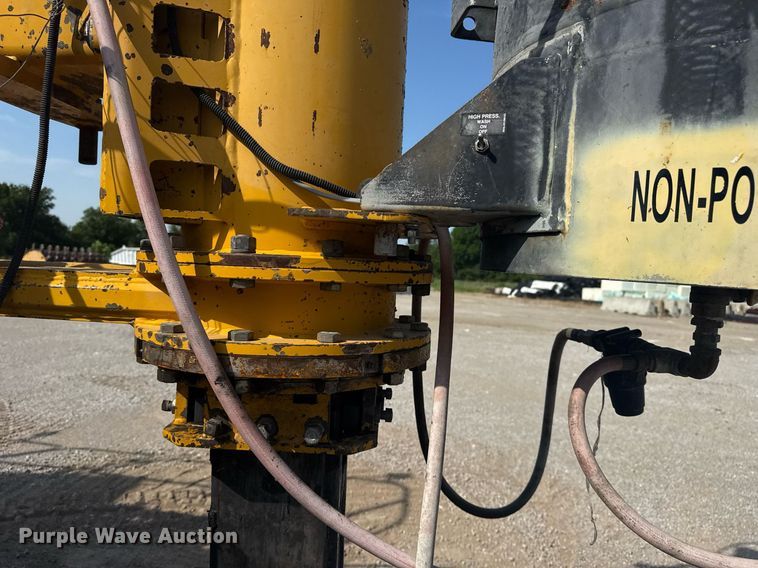 image for item DS3748 2002 Gomaco Commander III paver