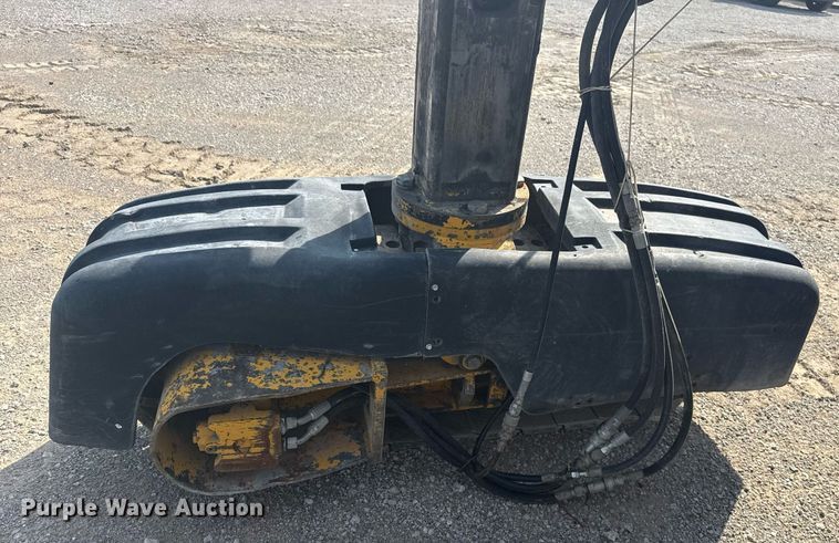 image for item DS3748 2002 Gomaco Commander III paver