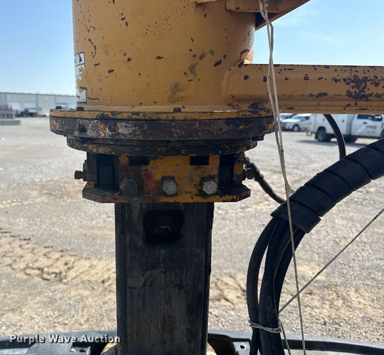 image for item DS3748 2002 Gomaco Commander III paver