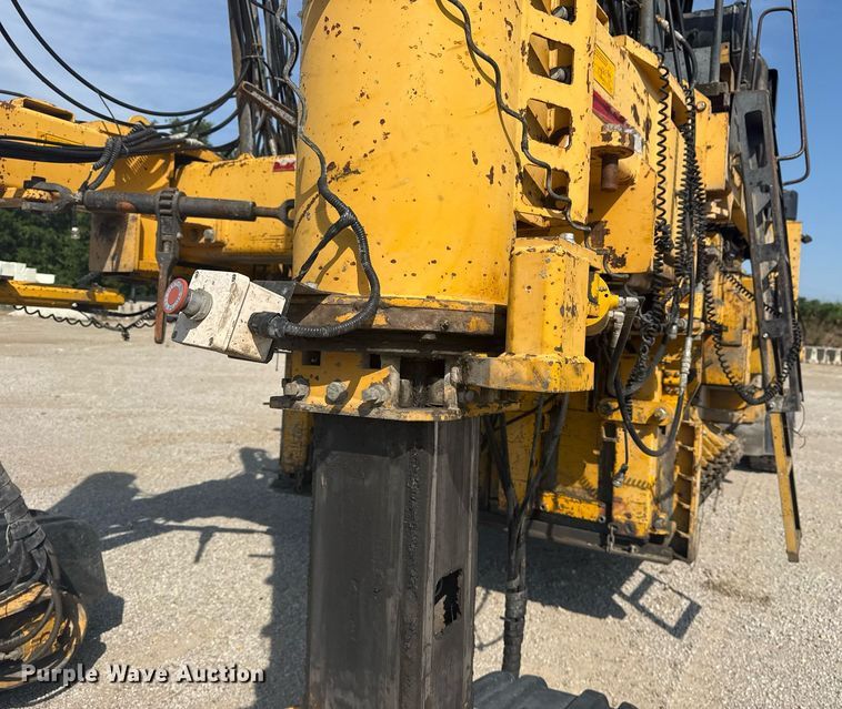 image for item DS3748 2002 Gomaco Commander III paver