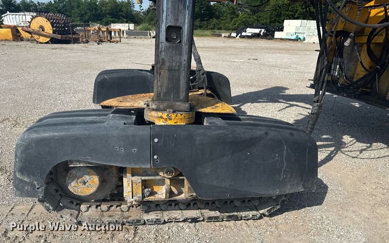 image for item DS3748 2002 Gomaco Commander III paver