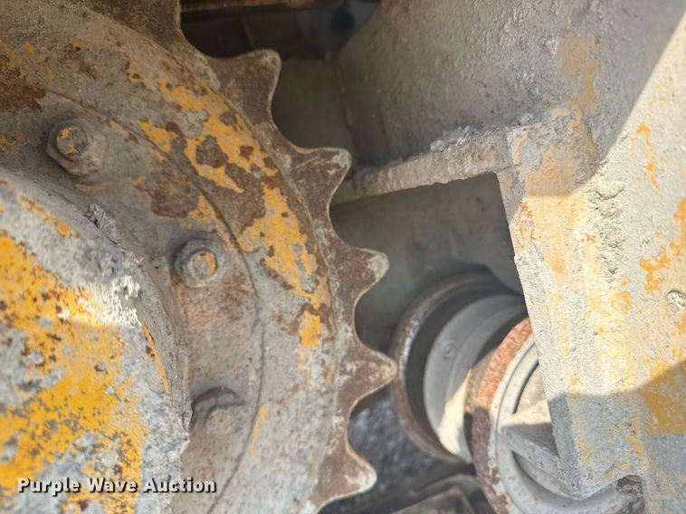 image for item DS3748 2002 Gomaco Commander III paver