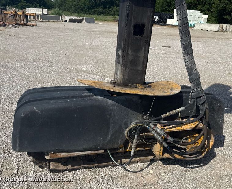 image for item DS3748 2002 Gomaco Commander III paver