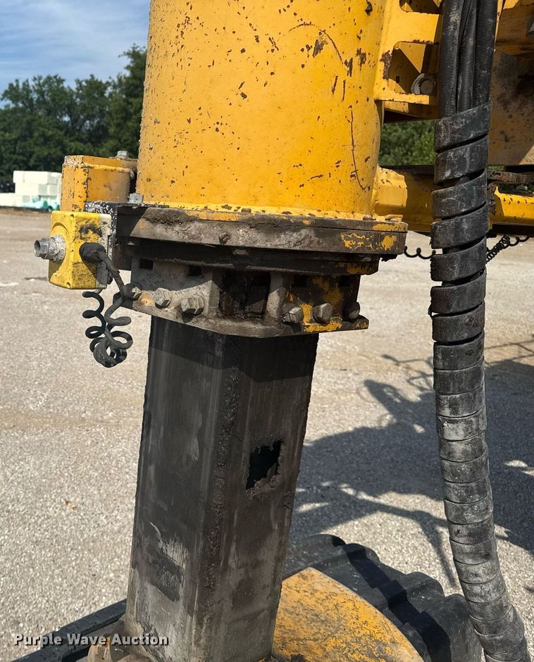 image for item DS3748 2002 Gomaco Commander III paver