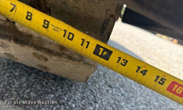 image for item DS3748 2002 Gomaco Commander III paver