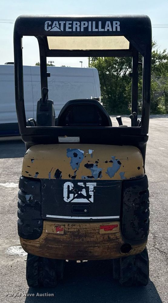 image for item DS4336 2001 Caterpillar 301.5 mini excavator