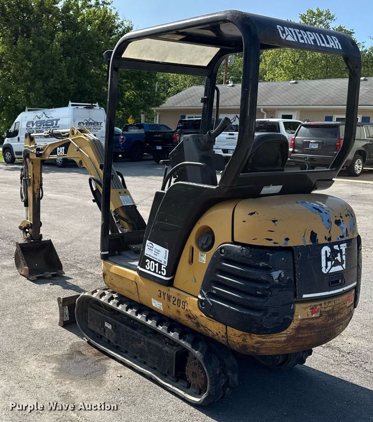 image for item DS4336 2001 Caterpillar 301.5 mini excavator