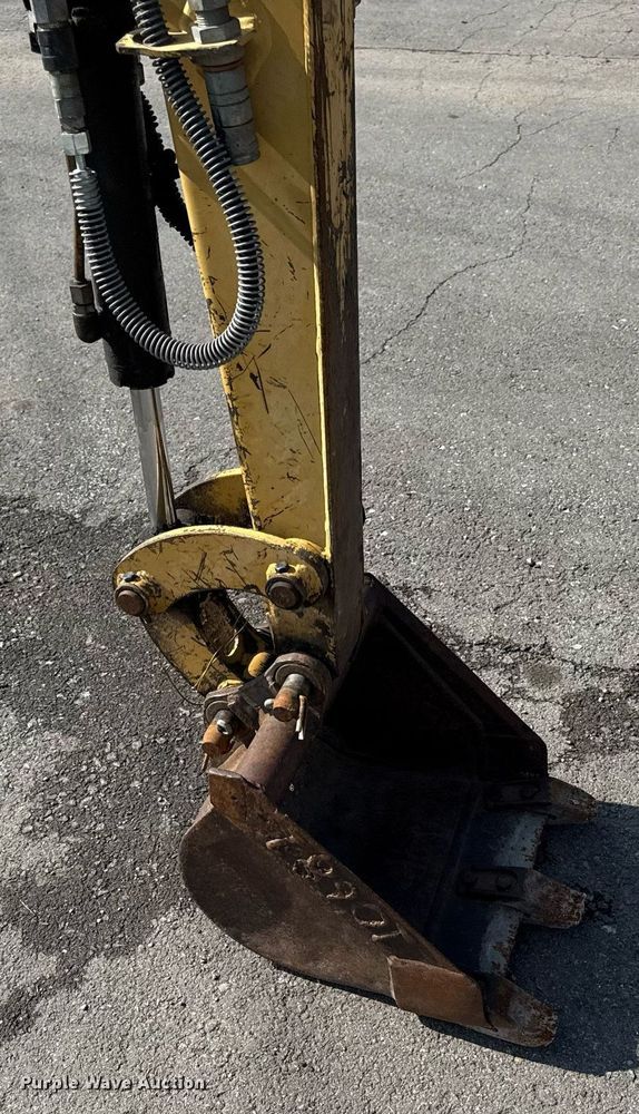 image for item DS4336 2001 Caterpillar 301.5 mini excavator