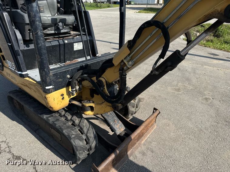 image for item DS4336 2001 Caterpillar 301.5 mini excavator