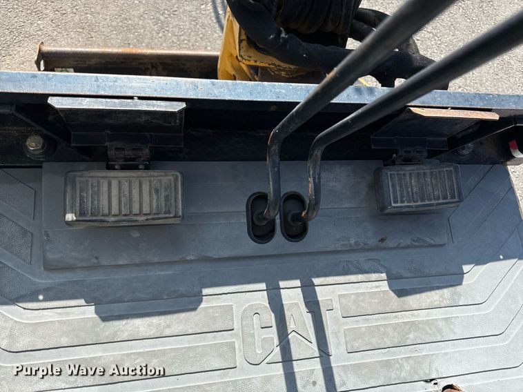 image for item DS4336 2001 Caterpillar 301.5 mini excavator