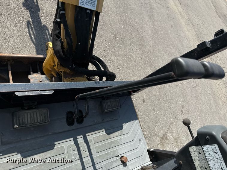 image for item DS4336 2001 Caterpillar 301.5 mini excavator