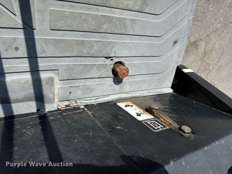 image for item DS4336 2001 Caterpillar 301.5 mini excavator