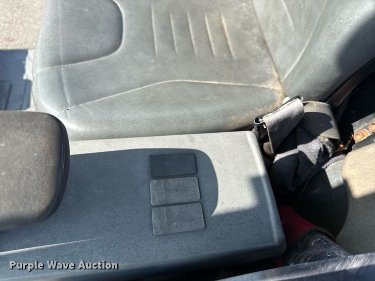 image for item DS4336 2001 Caterpillar 301.5 mini excavator