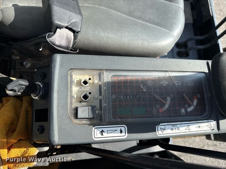 image for item DS4336 2001 Caterpillar 301.5 mini excavator