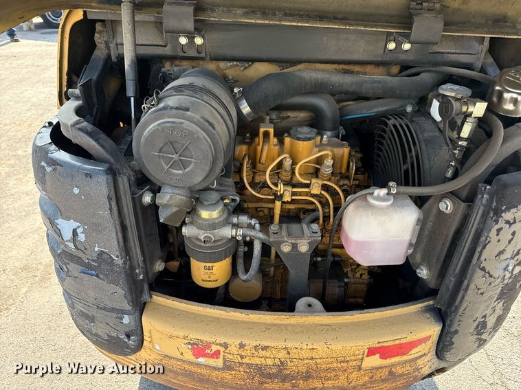 image for item DS4336 2001 Caterpillar 301.5 mini excavator