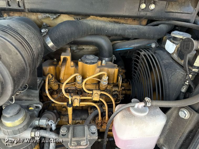 image for item DS4336 2001 Caterpillar 301.5 mini excavator