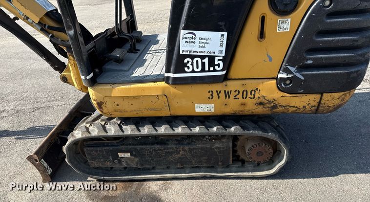image for item DS4336 2001 Caterpillar 301.5 mini excavator