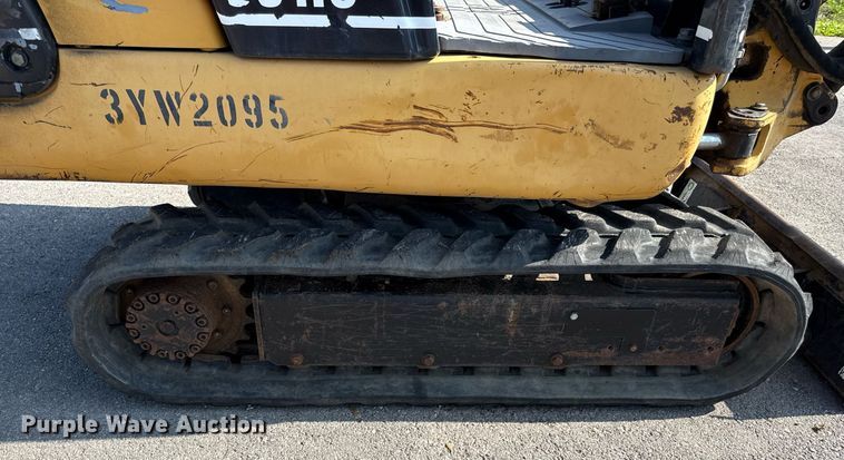 image for item DS4336 2001 Caterpillar 301.5 mini excavator