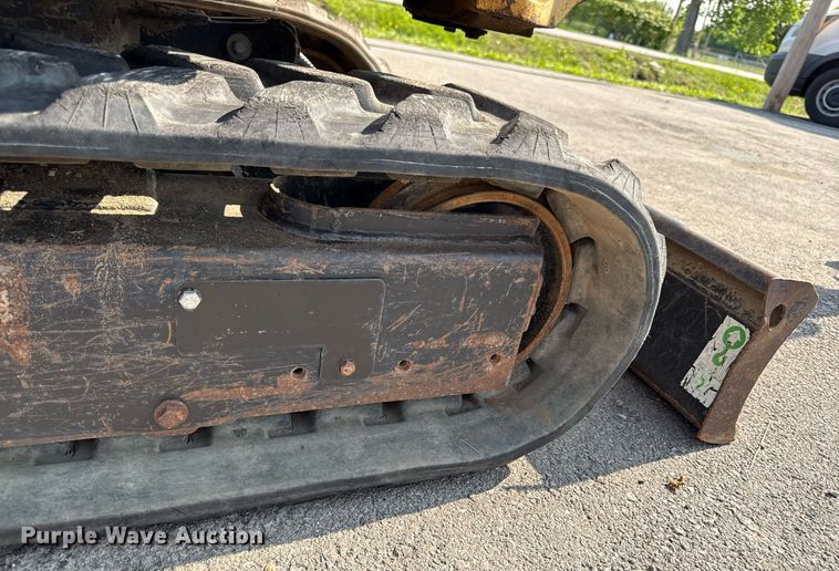 image for item DS4336 2001 Caterpillar 301.5 mini excavator