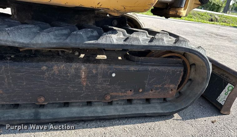 image for item DS4336 2001 Caterpillar 301.5 mini excavator