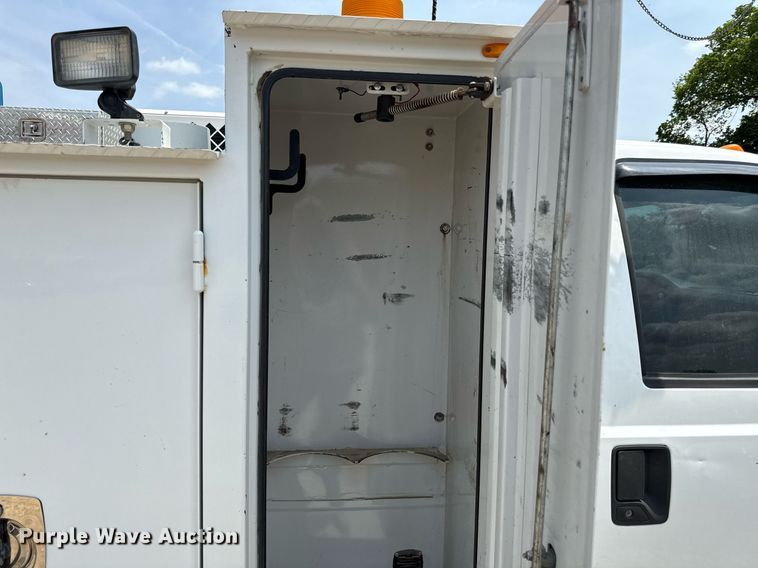 image for item DS4348 2008 Ford F550 Super Duty utility / service truck