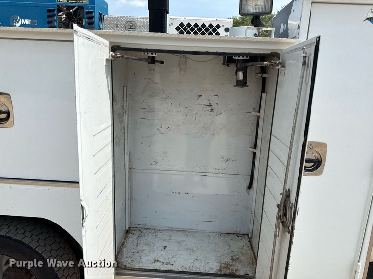 image for item DS4348 2008 Ford F550 Super Duty utility / service truck