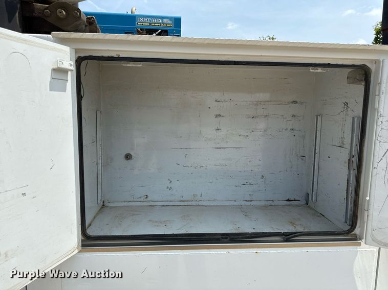 image for item DS4348 2008 Ford F550 Super Duty utility / service truck