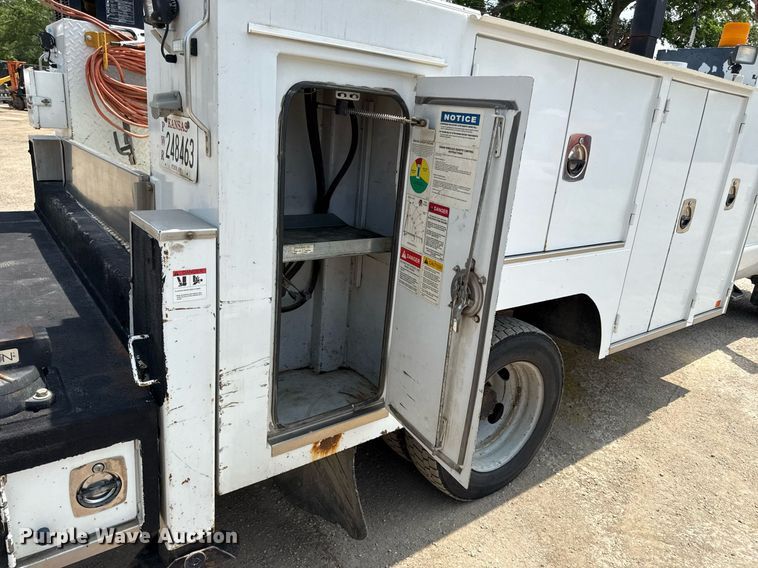 image for item DS4348 2008 Ford F550 Super Duty utility / service truck