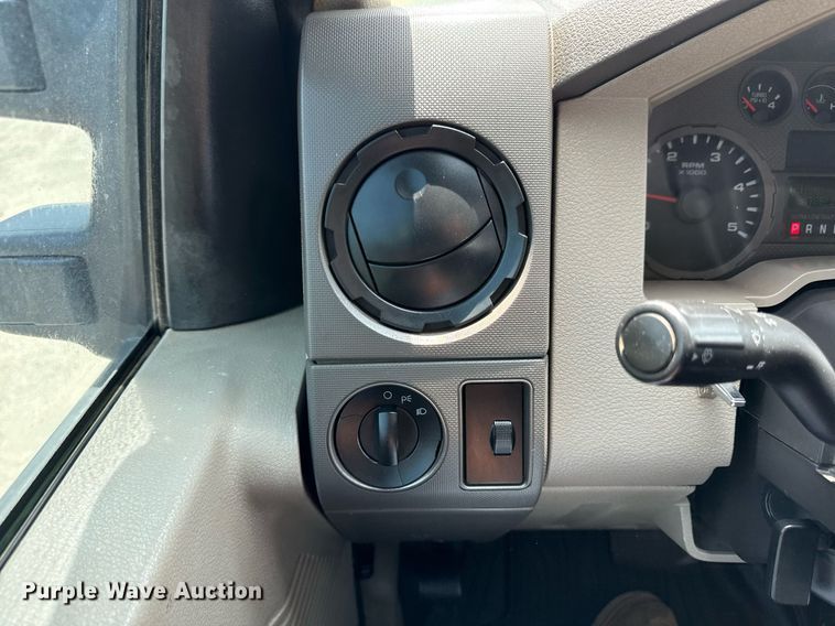 image for item DS4348 2008 Ford F550 Super Duty utility / service truck