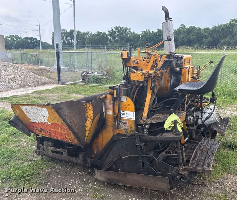 image for item DS4355 Leeboy LS1000T paver