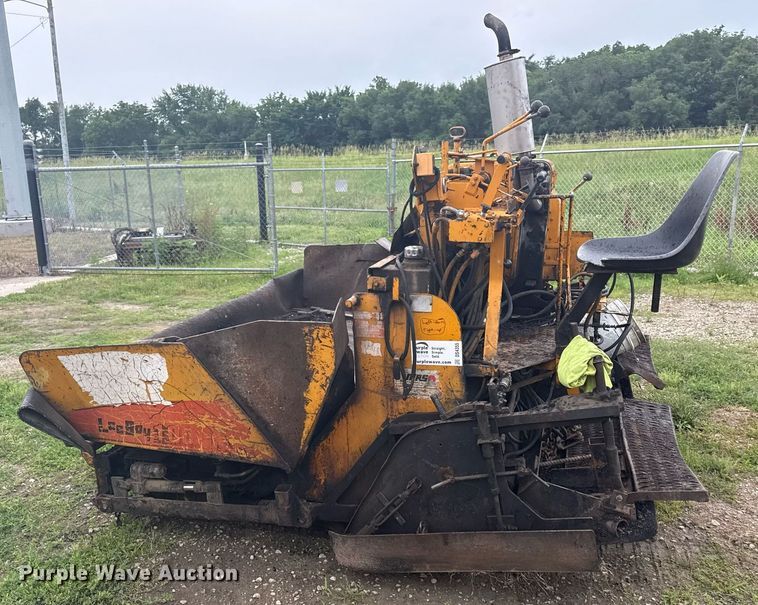image for item DS4355 Leeboy LS1000T paver