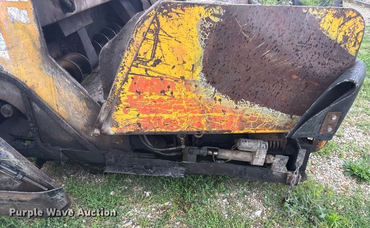 image for item DS4355 Leeboy LS1000T paver