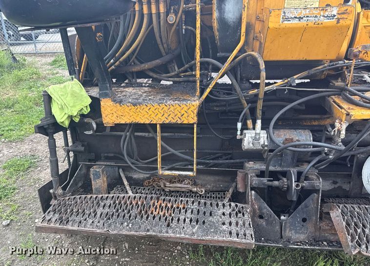 image for item DS4355 Leeboy LS1000T paver