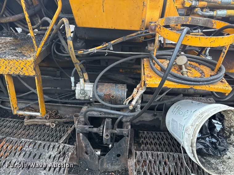 image for item DS4355 Leeboy LS1000T paver