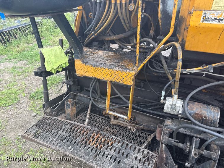 image for item DS4355 Leeboy LS1000T paver