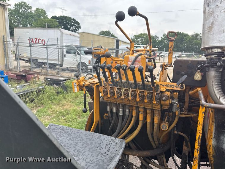 image for item DS4355 Leeboy LS1000T paver